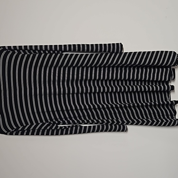 Long sleeved supersoft size med. Old Navy. - Picture 3 of 4